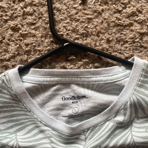 Graphic tee - Picture 2 of 2